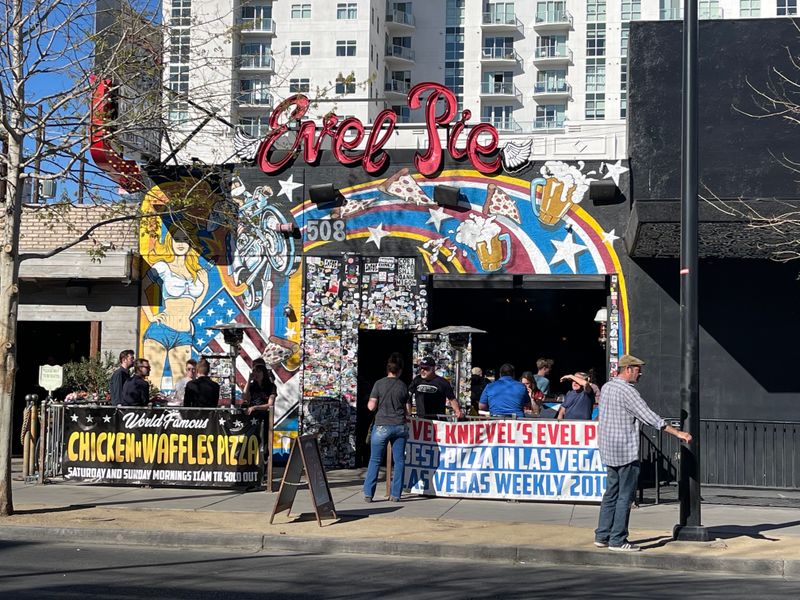 Evel Pie (Downtown/Fremont Street)