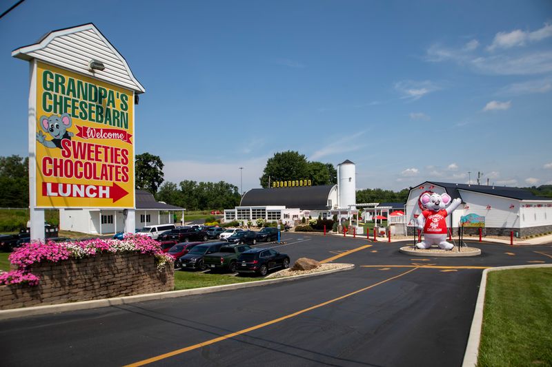Grandpa's Cheesebarn & Sweeties Chocolates – Ashland, Ohio