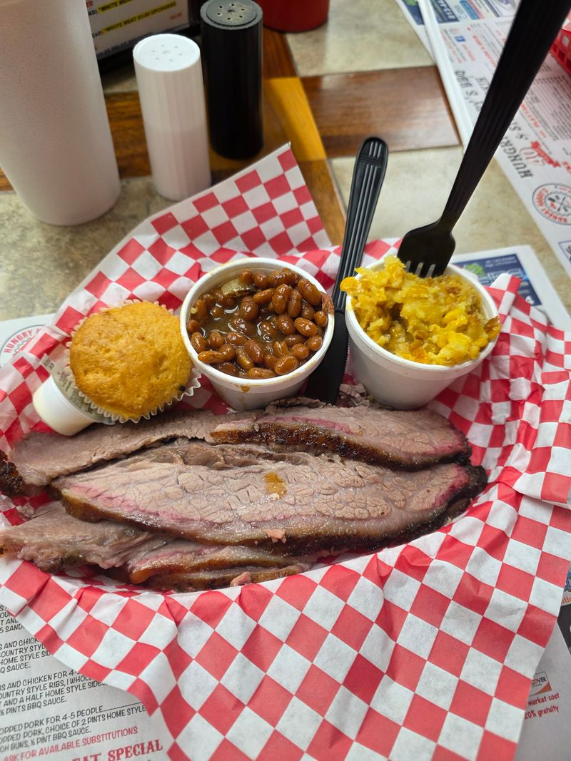 Hungry Harry's Family Bar-B-Que (Gas Station Adjacent)