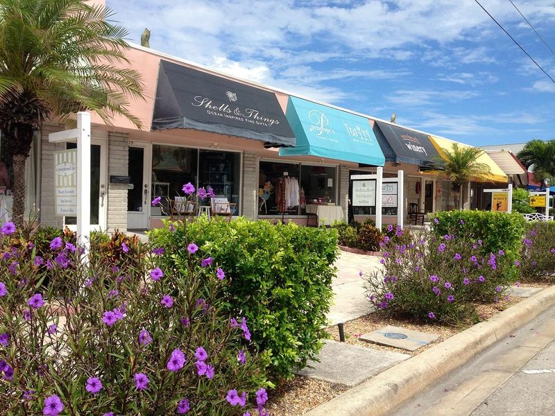 Historic Driftwood Dreams at Waldo's Restaurant