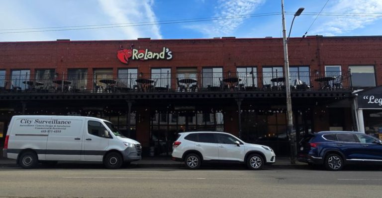 Pittsburgh, Pennsylvania’s Secret Seafood Spot Is All About Incredible Lobster