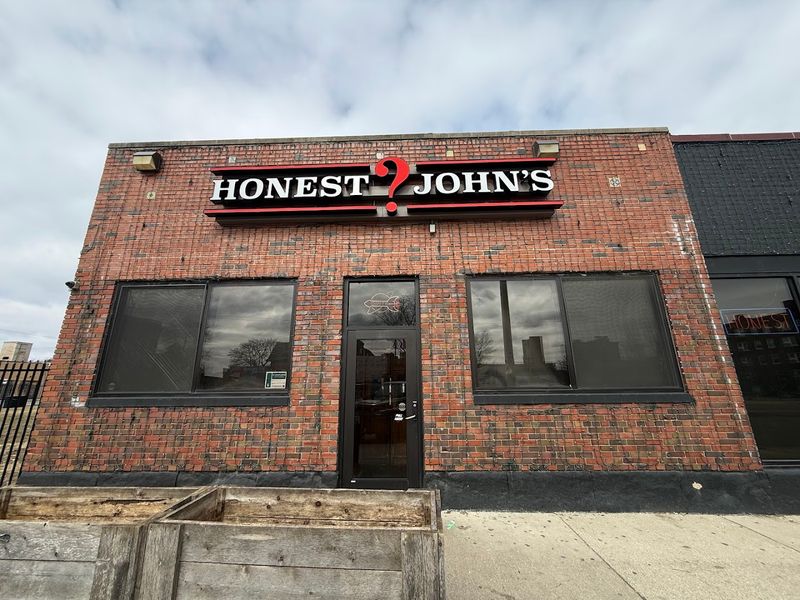 Honest John’s Bar & Grill