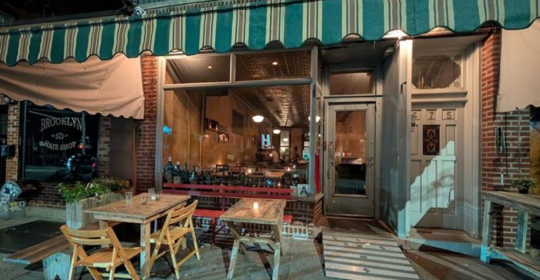 Pizza Lovers Cannot Stop Talking About This New York Restaurant