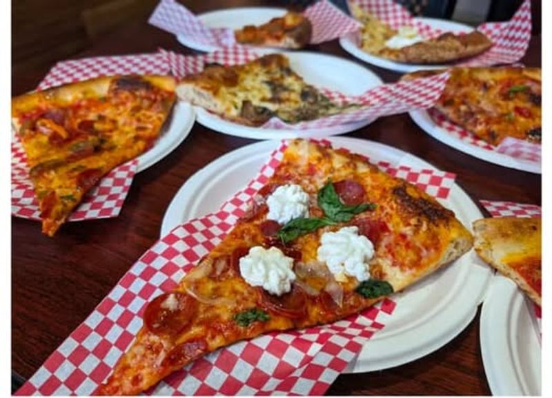 Zaza's Pizzeria – Lakeview, Chicago