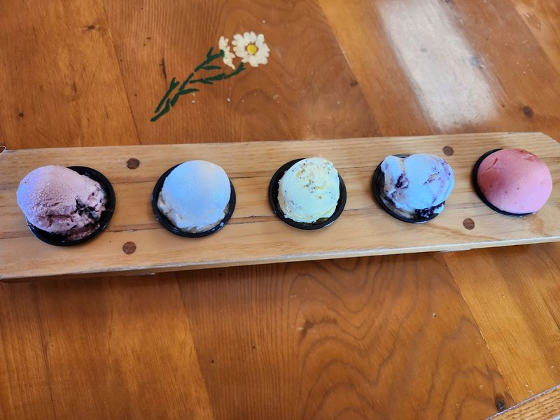 Take Home Cakes, Sandwiches, And Pints