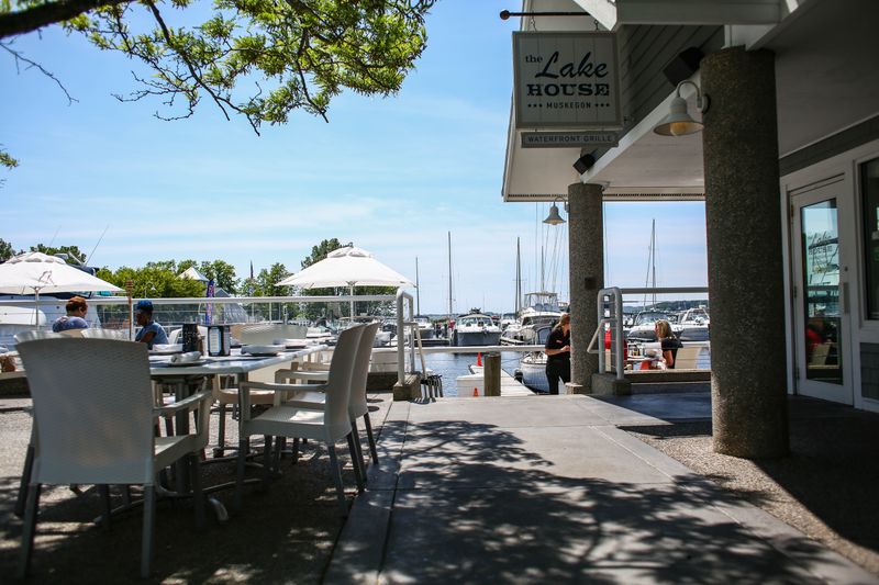 The Lake House Waterfront Grille (Muskegon)