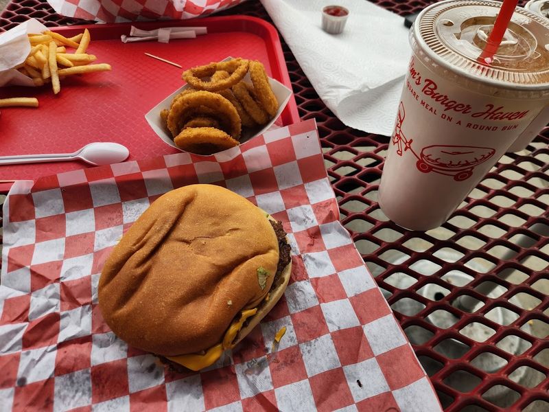 Planning Your Visit Around Jim's Burger Haven Operating Hours