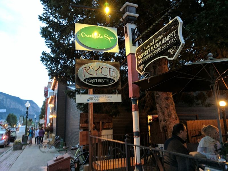 Planning Your Visit Around a Short Elk Avenue Stroll