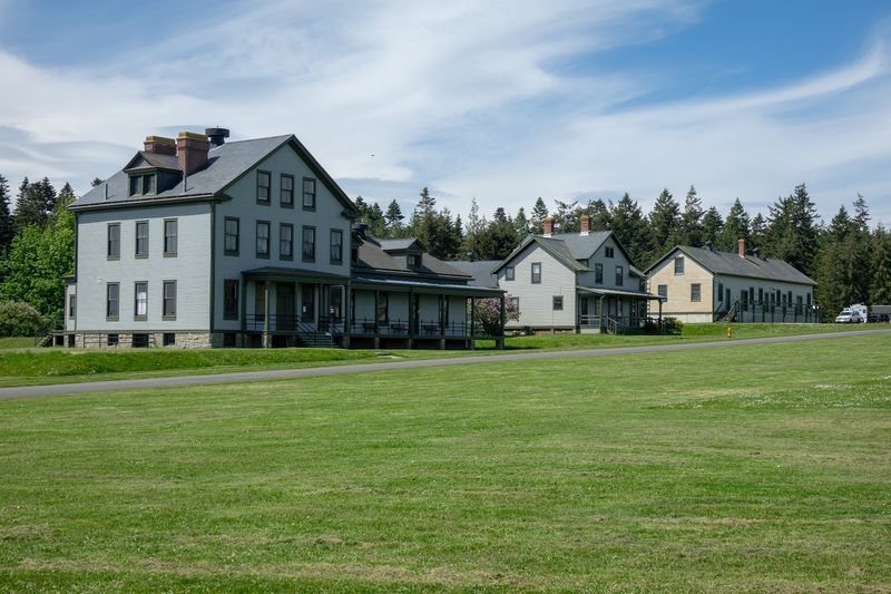 Planning Your Visit: Hours, Passes, and the Drive