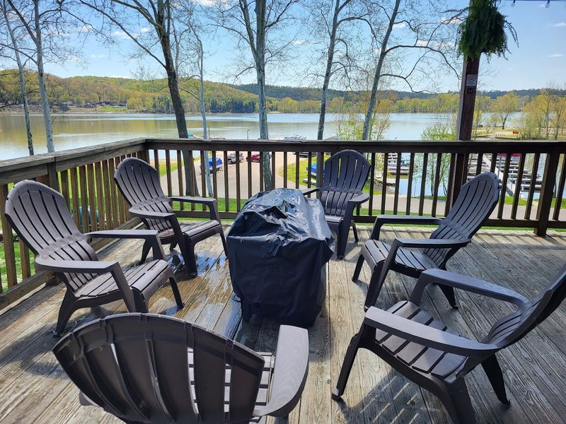 Pleasant Hill Lake Park, Perrysville