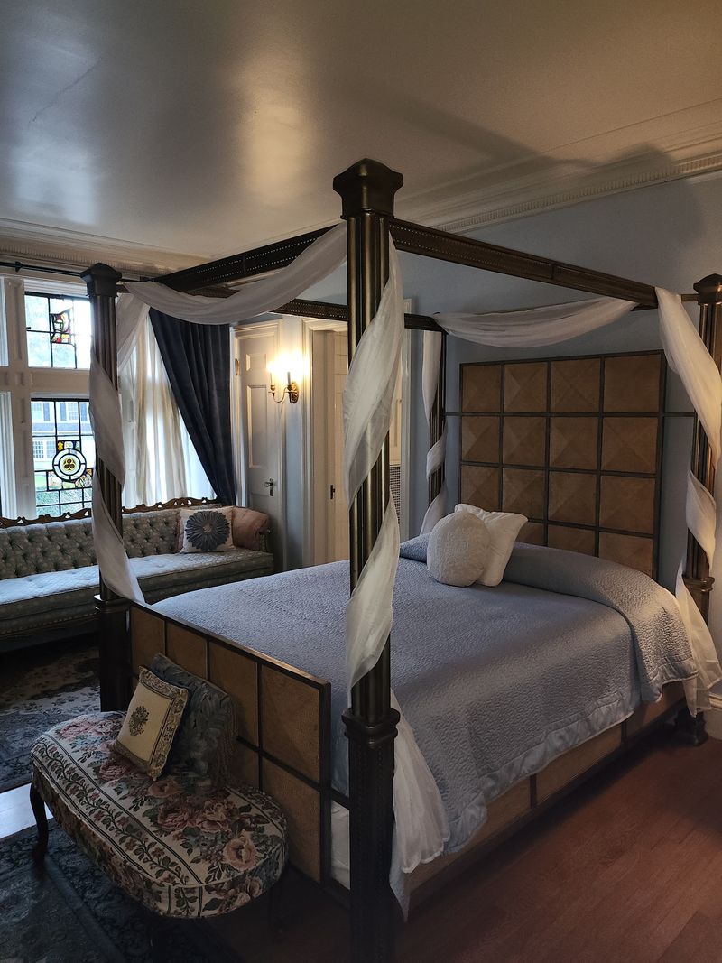 Plush Rooms With Lake Views and Old-World Charm