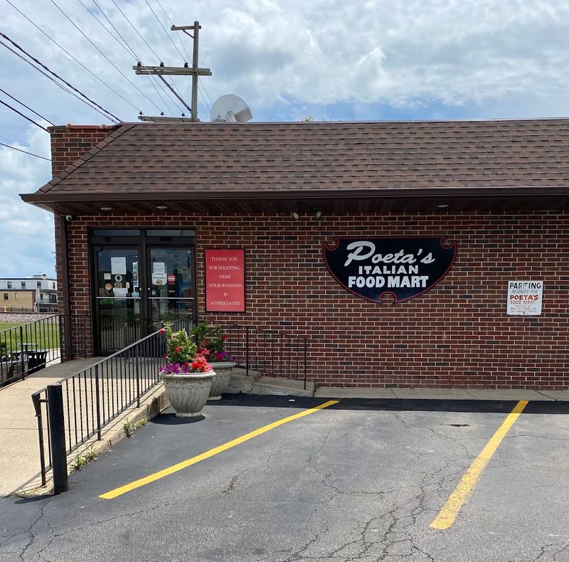 Poeta's Italian Food Mart (Highwood)