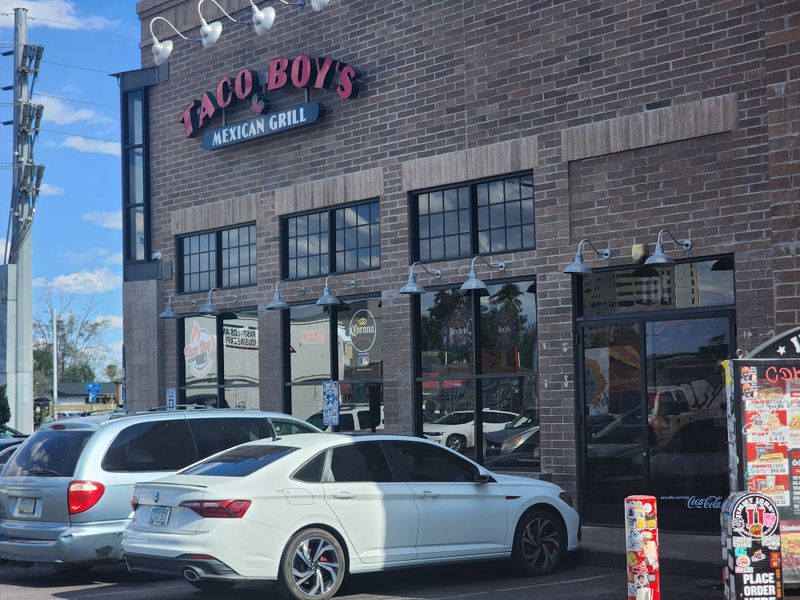 Location Vibes On Roosevelt Street