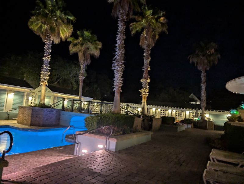 Poolside Loungers Worth Claiming Early Poolside Loungers Worth Claiming Early