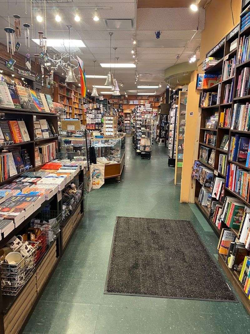 Poor Richard's Books & Gifts Poor Richard's Books & Gifts
