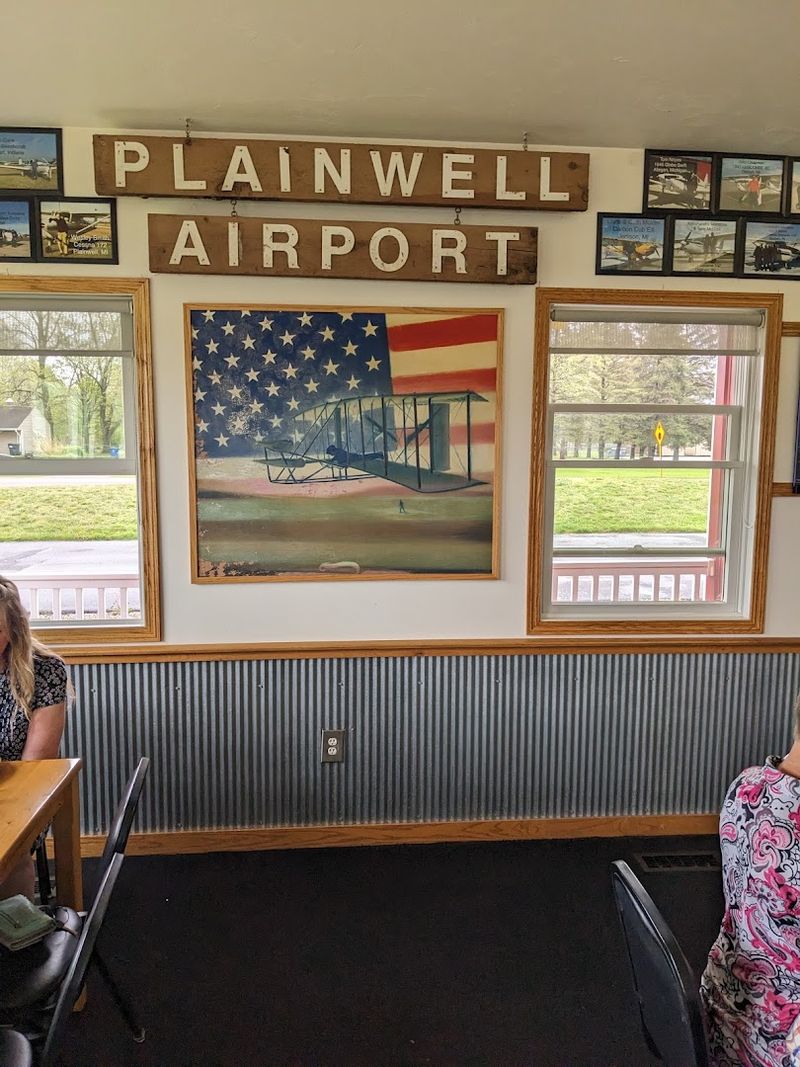 Fly Inn Restaurant, Plainwell