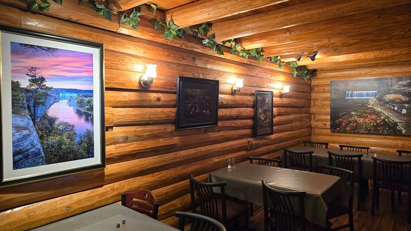 Chopping Block Steakhouse, Mena