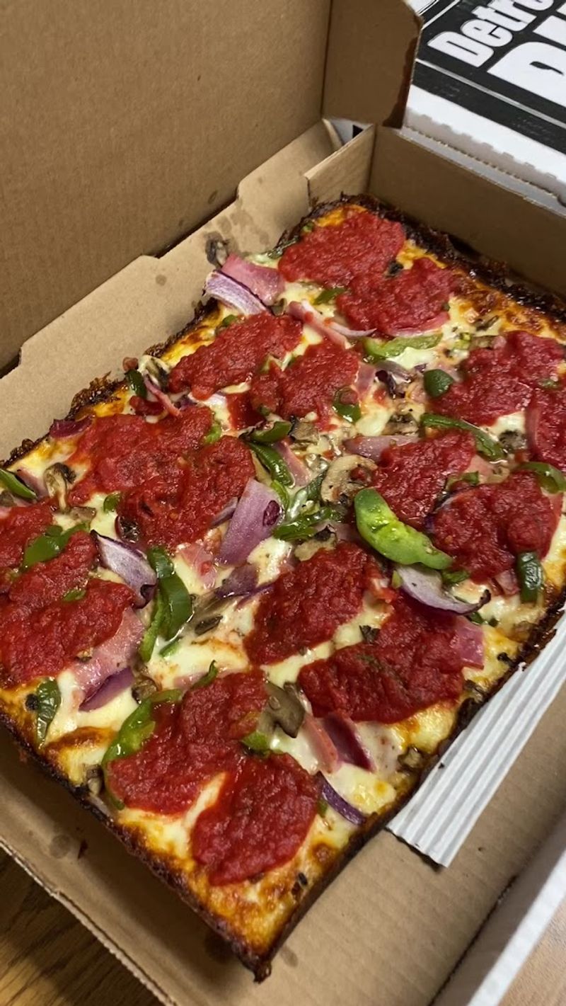Detroit Style Pizza Co., St. Clair Shores