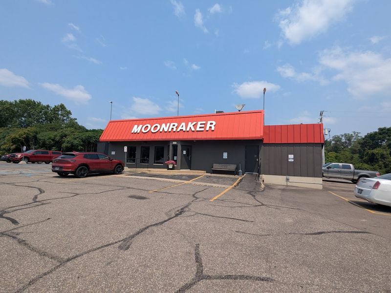 Moonraker Restaurant & Lounge, Battle Creek