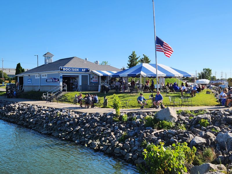 Sandusky, Dockside Cafe