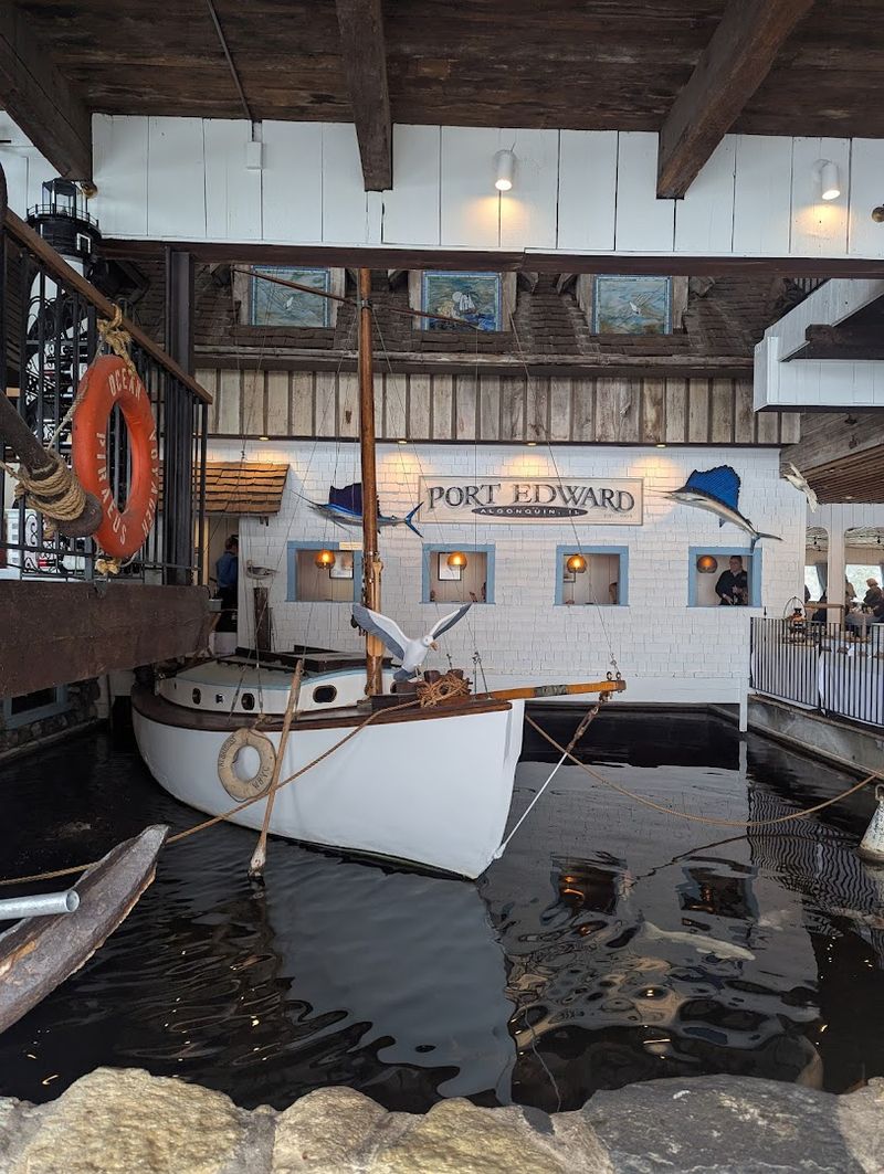 Port Edward Restaurant, Algonquin