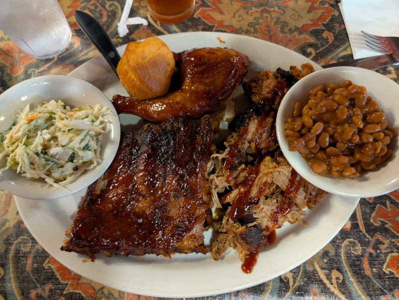 Bone Heads BBQ – Willis