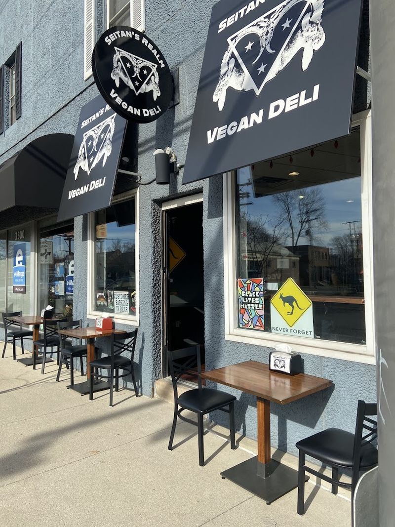 Seitan's Realm, Columbus