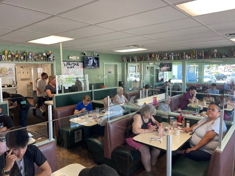 The Diner Atmosphere That Feels Like Home