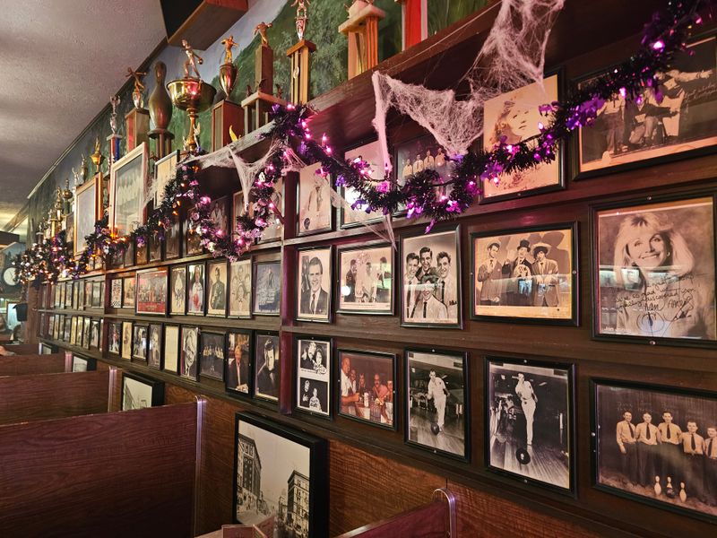 Atmosphere That Embraces Its History