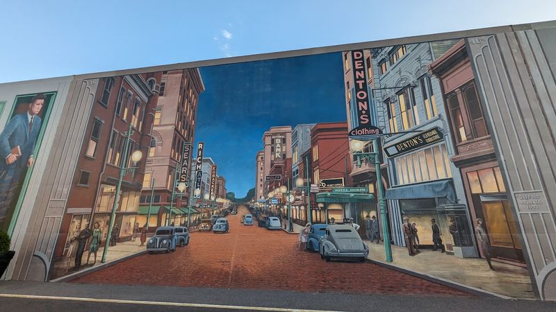 Portsmouth Floodwall Murals, Portsmouth