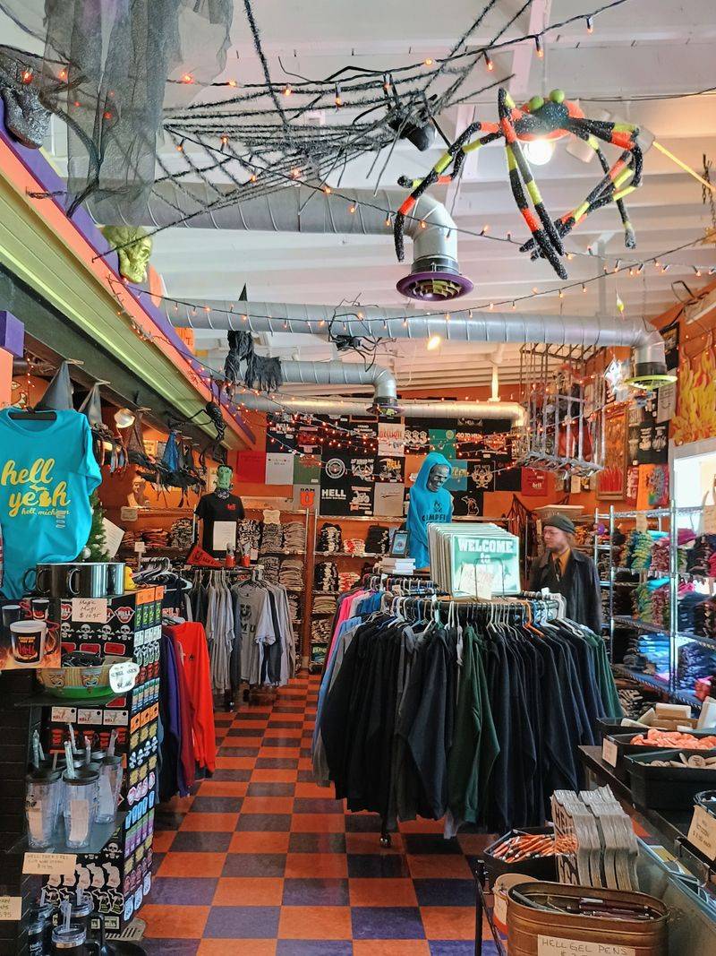 Merch Hunt In Screams Souvenirs