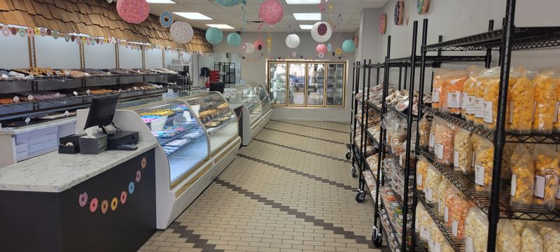 By The Dozen Bakery – Woodstock