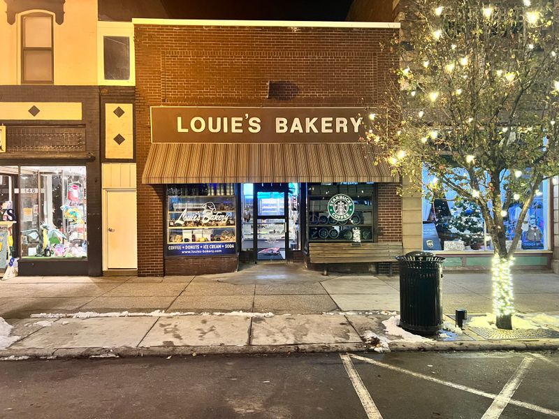 Louie's Bakery