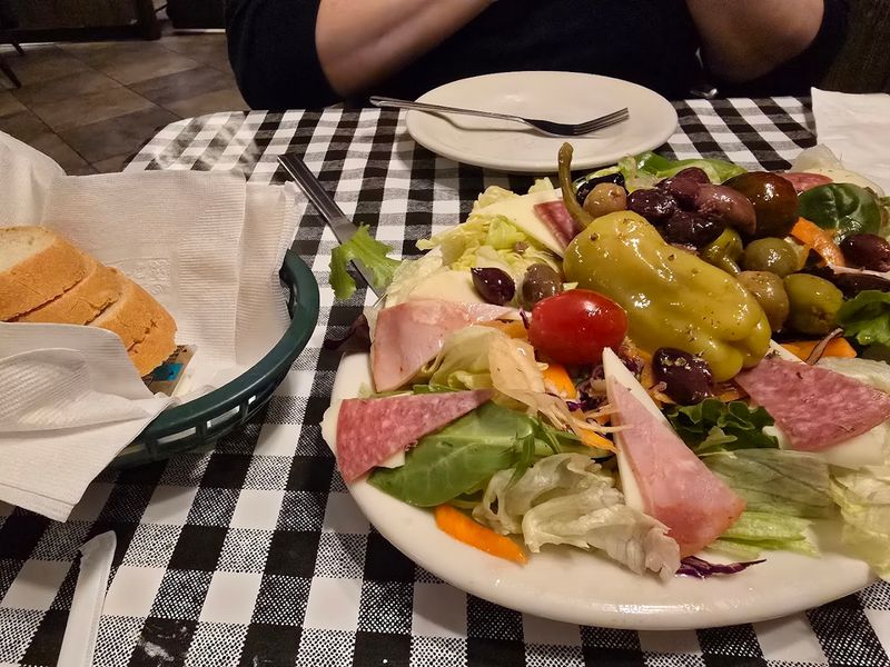 What the Bread and Salads Say About a Kitchen