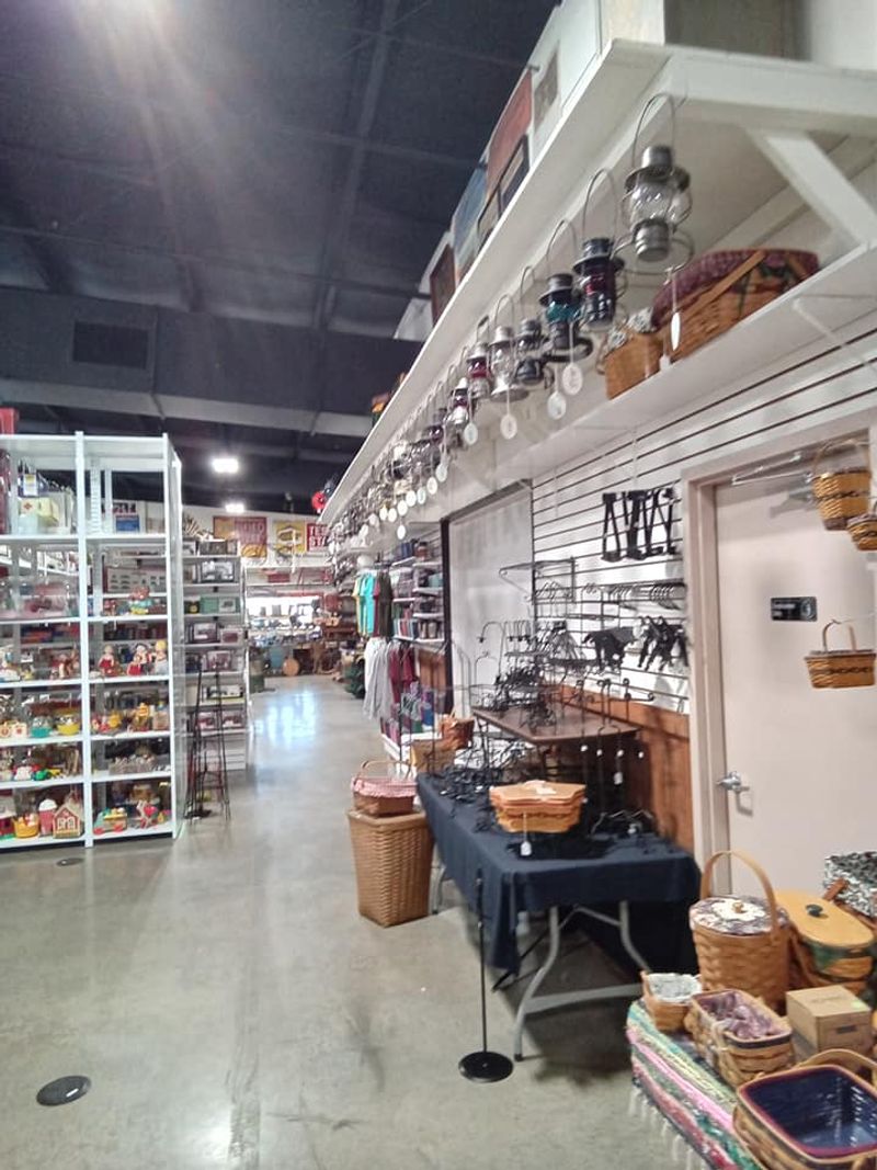 Why This Market Keeps Drawing People Back