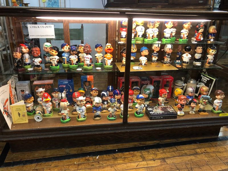 Baseball Memorabilia and Sports Collectibles