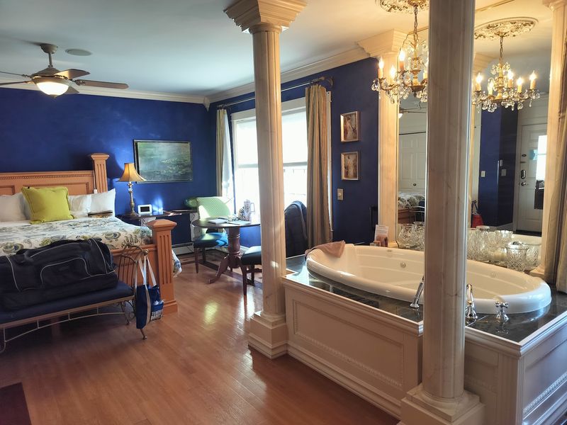 PrairieSide Suites Bed And Breakfast