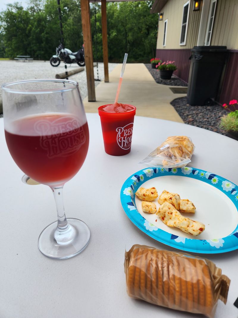Press House Winery & Koechle Vineyards (Nauvoo, IL) Press House Winery & Koechle Vineyards (Nauvoo, IL)