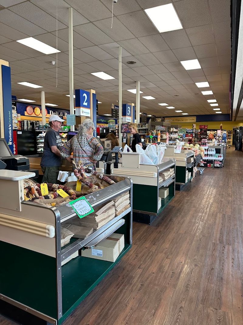 Prices That Make The Big Chain Stores Look Overpriced Prices That Make The Big Chain Stores Look Overpriced