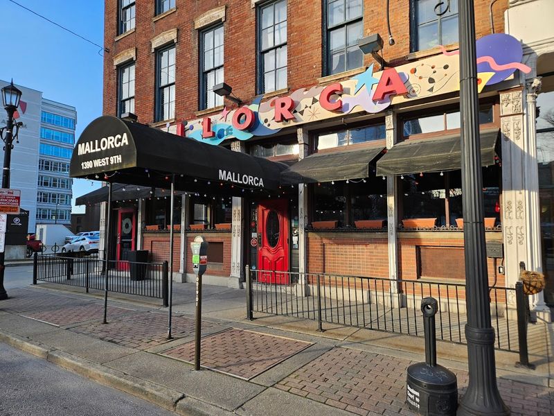 Hours, Reservations, and Planning Your Visit