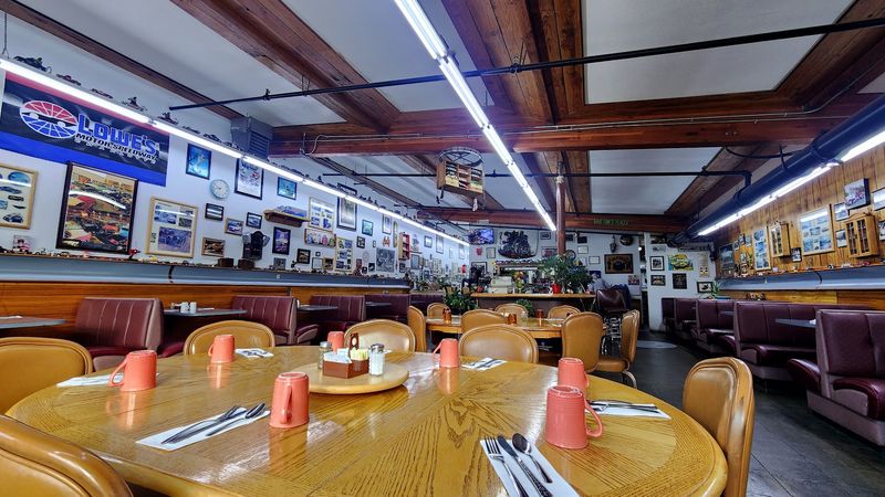 Priscilla's Cruise In Cafe