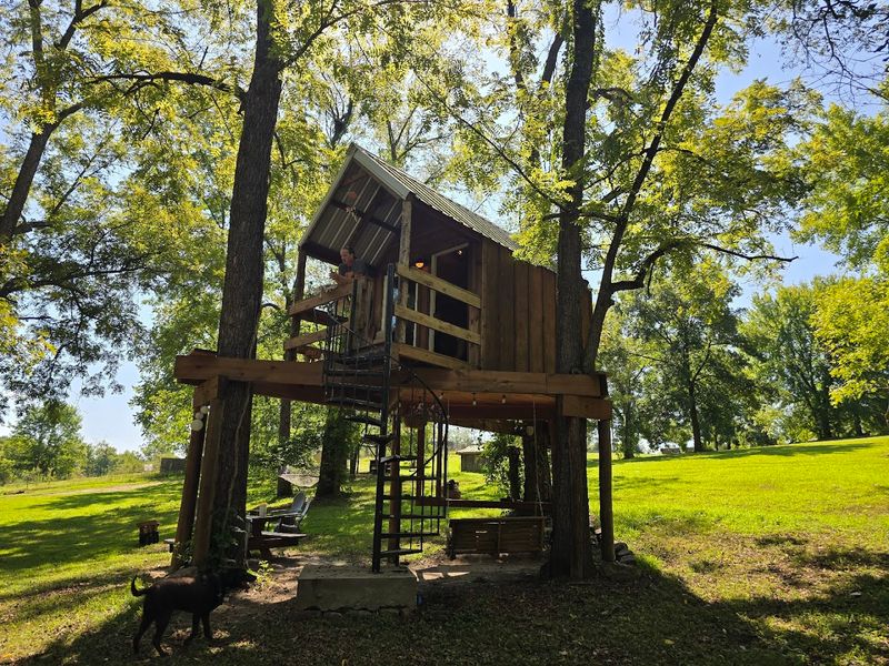 Private River Access With A Peaceful Backwoods Feel