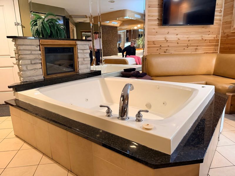 Private Whirlpool Tubs 