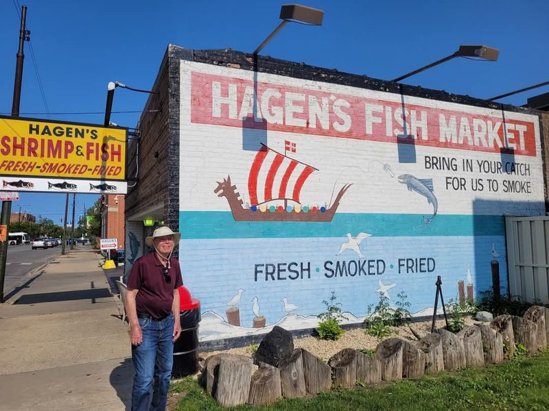 Hagen’s Fish Market Po’boy Window (Chicago)
