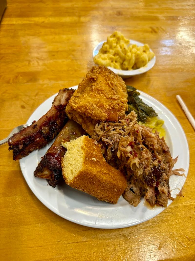 Pulled Pork, Mac And Cheese, And The Full Southern BBQ Experience