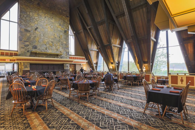 Hueston Woods State Park – Hueston Woods Lodge Dining Room