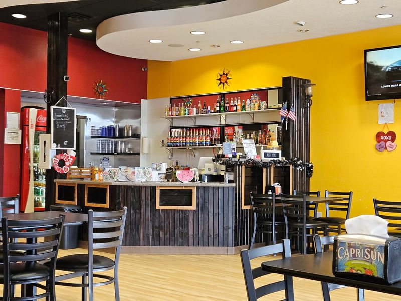 Pupuseria Salvadoreña Restaurant