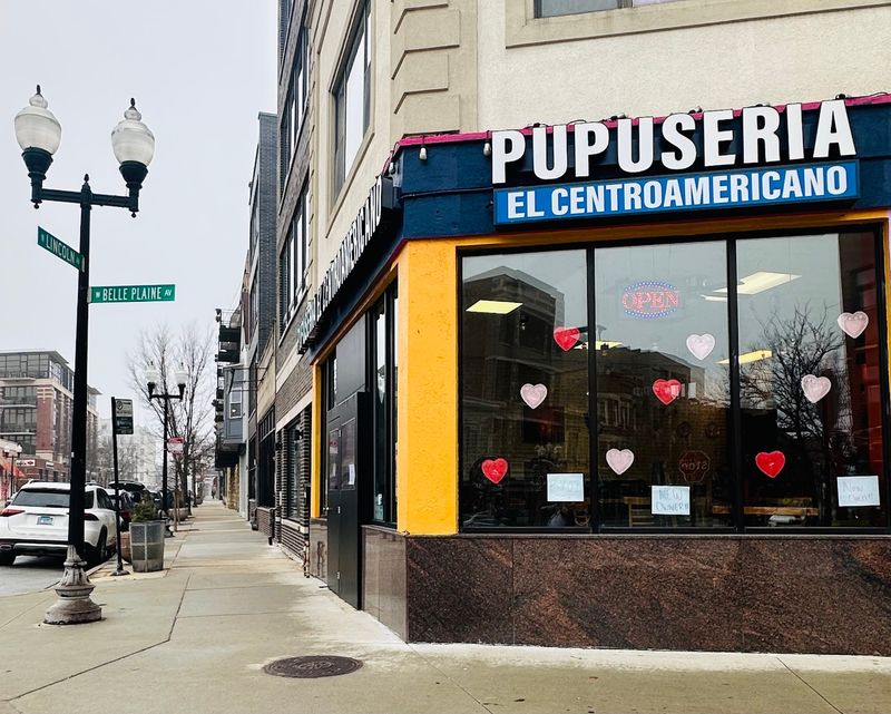 Pupuseria el Centroamericano, Chicago, IL