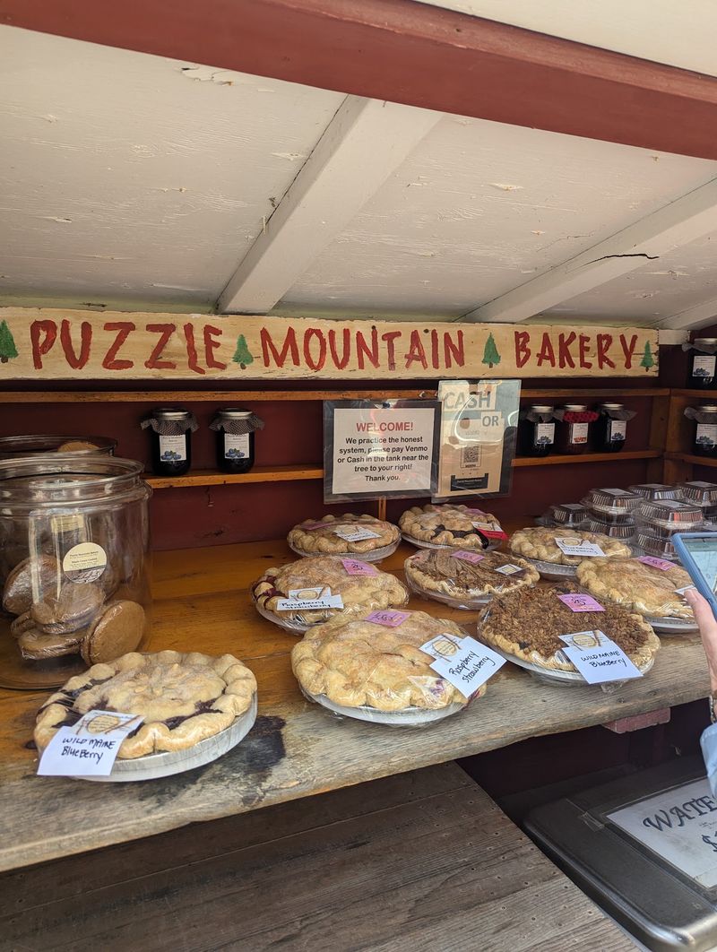 Puzzle Mountain Bakery Pie Stand, Newry