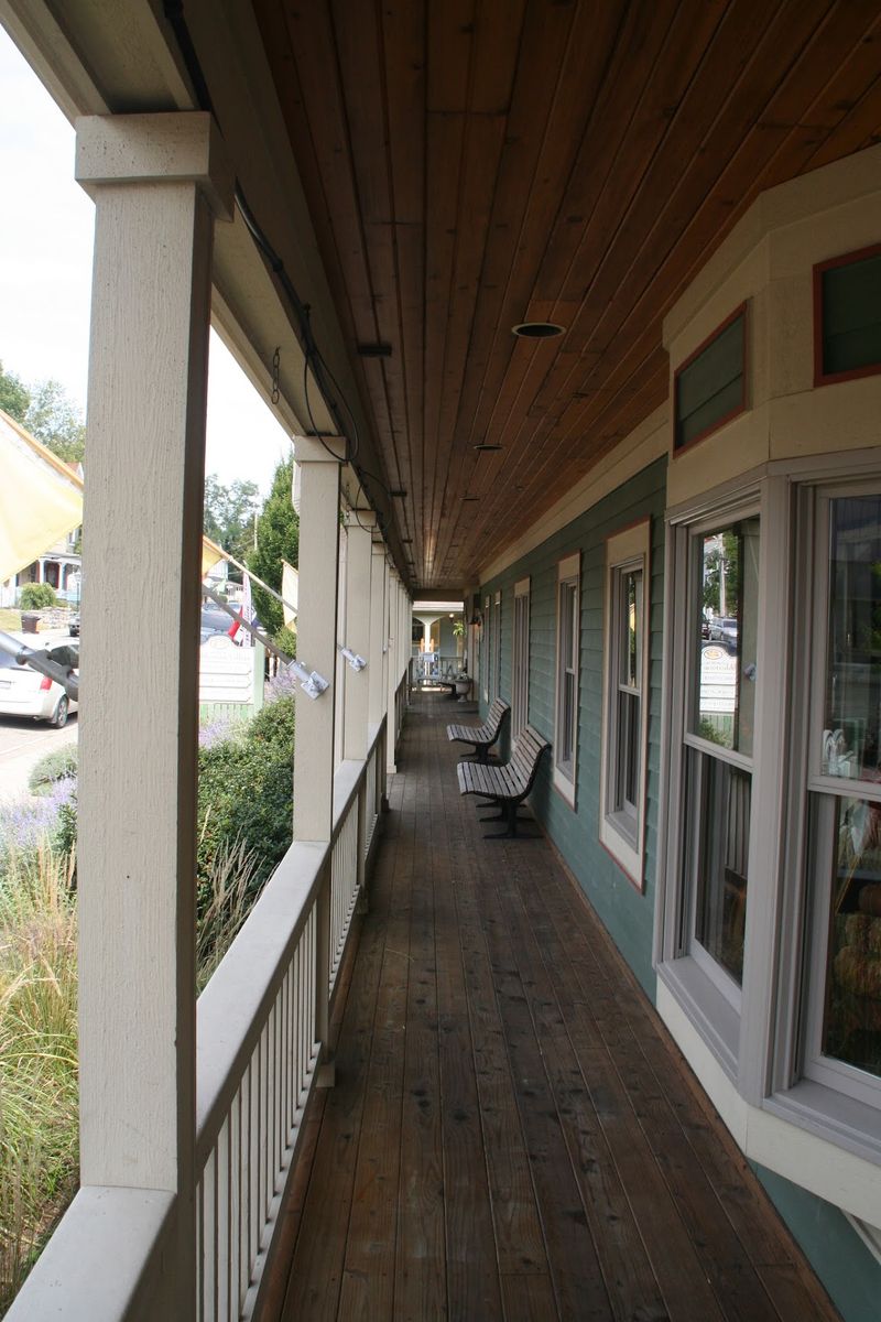 Quaker Roots and Quiet Streets
